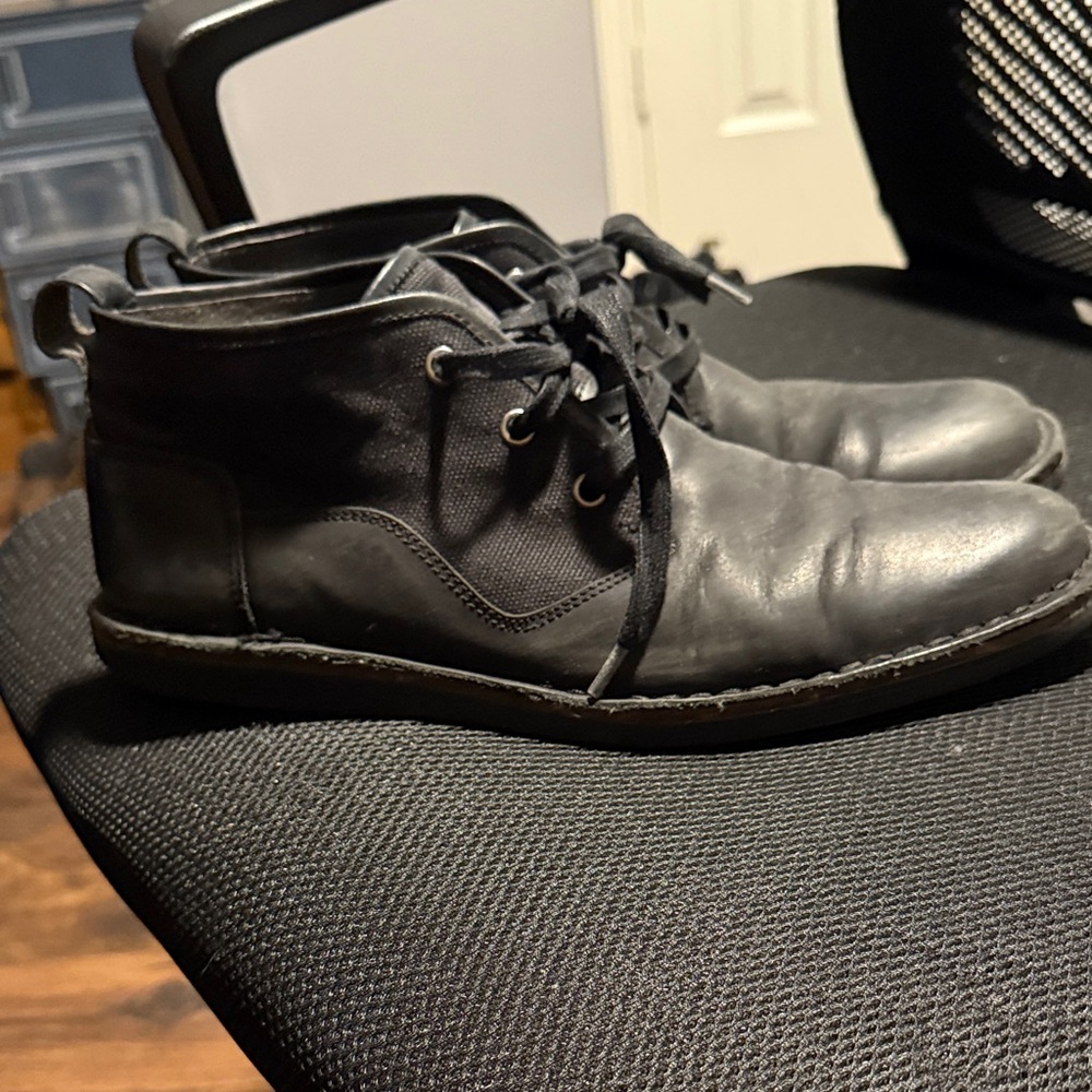 John Varvatos Black Leather Ankle Chukka Boots